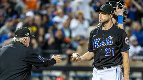 Brewers lose Game 1 of 2024 NL Wild Card Series to Mets.